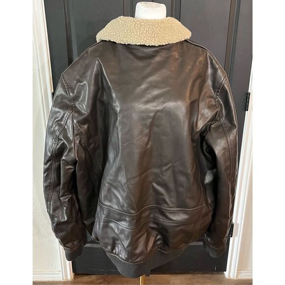 Levi's Men's Faux Leather Aviator Bomber Jacket with Sherpa Collar - Picture 4 of 5